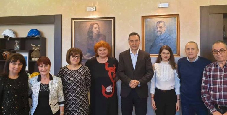 Представители на работодателските организации и представители на учителските синдикати в Бургас подписаха Анекс към Колективен трудов договор