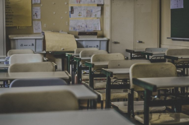 За заплащането на труда на образователните специалисти по време на дистанционното обучение