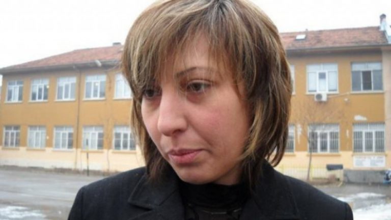 7-ми и 12-ти клас в училище, останалите – дистанционно